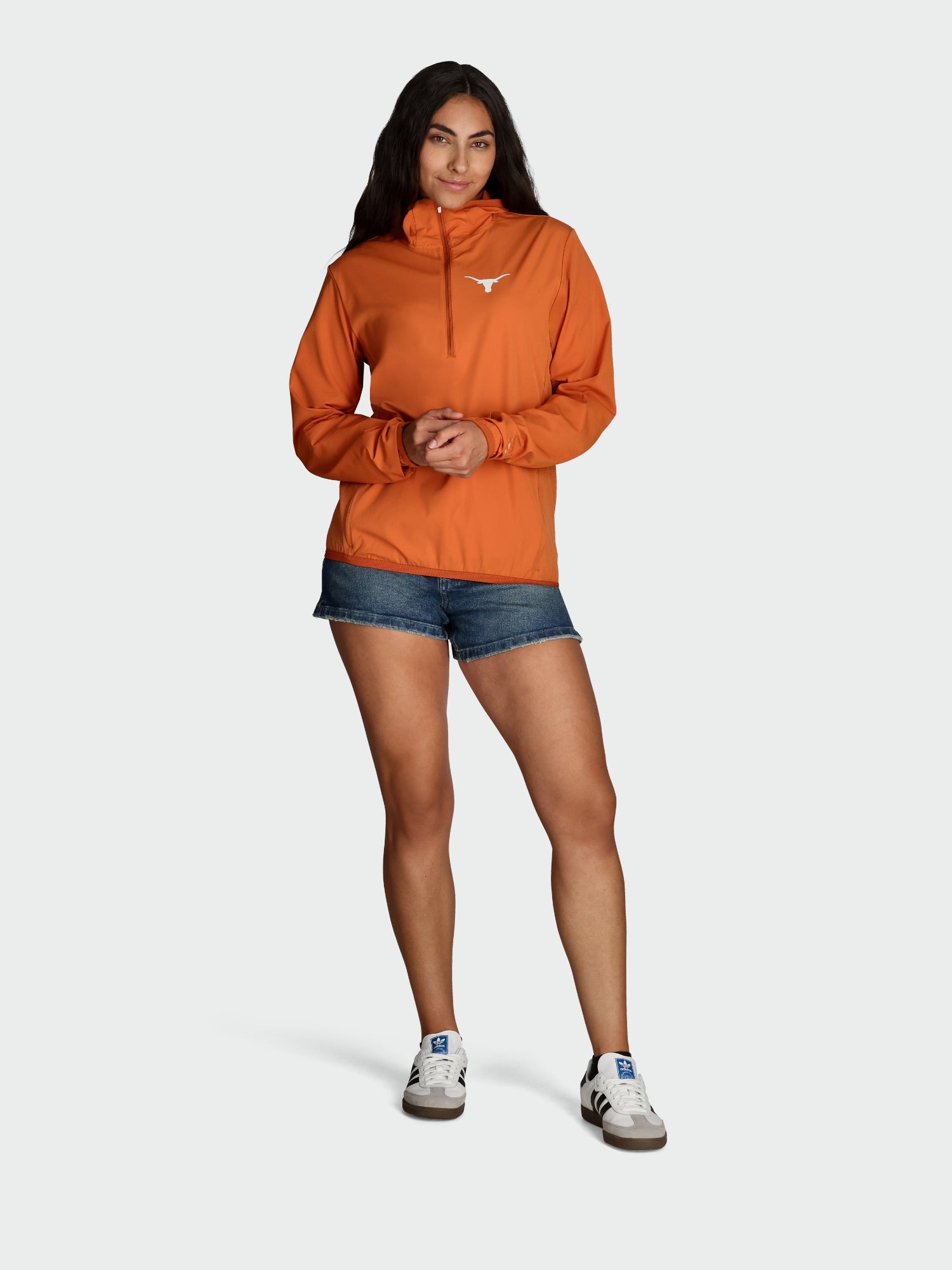 Skyler is 5’7”, wearing a size extra small.